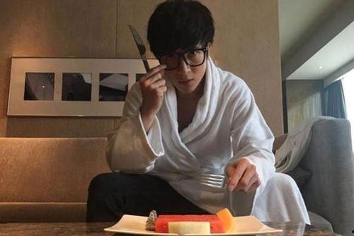 爱豆吃瓜娱乐酱薛之谦,从人设崩塌到娱乐焦点，爱豆的蜕变之路
