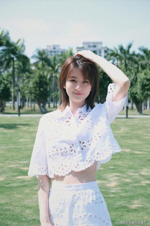 娱乐吃瓜君邢菲,从校园新星到甜宠剧女王，演艺事业稳步上升