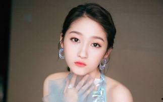 娱乐吃瓜背景女星有哪些,揭秘那些被热议的女星幕后故事